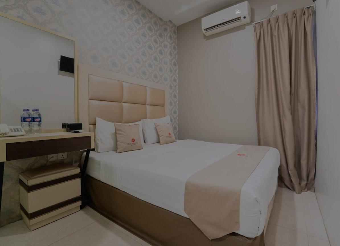 Osaka Hotel Batam Наґойя Екстер'єр фото