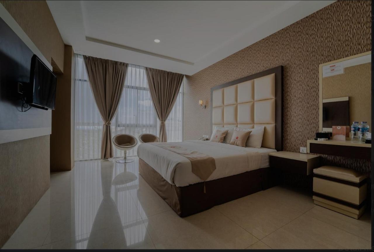 Osaka Hotel Batam Наґойя Екстер'єр фото